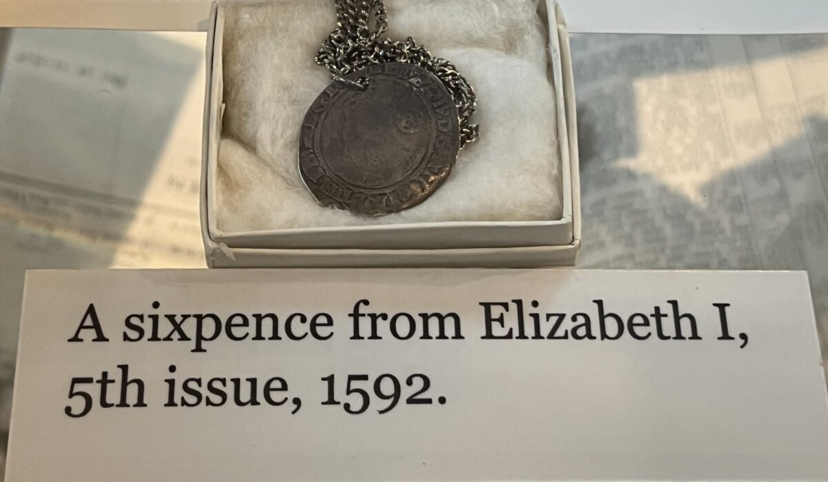 A sixpence from Elizabeth I, 5th issue, 1592